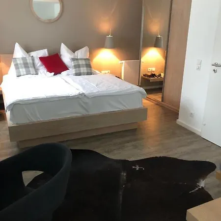 Maurers Schlierseetraum Nummer 5 Mit Ca 70 Qm Erfreut Urlauber Auf Hohem Niveau Ideal Fuer 4 Personen Mit Balkon Zur Gartenseite * Schliersee