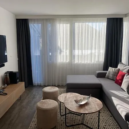 Apartment Maurers Schlierseetraum Nummer 5 Mit Ca 70 Qm Erfreut Urlauber Auf Hohem Niveau Ideal Fuer 4 Personen Mit Balkon Zur Gartenseite Schliersee